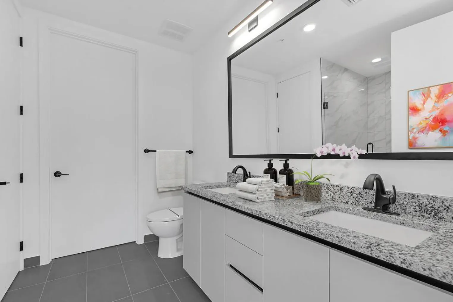 Studio, 687 sqft, $2,082 — Photo 2