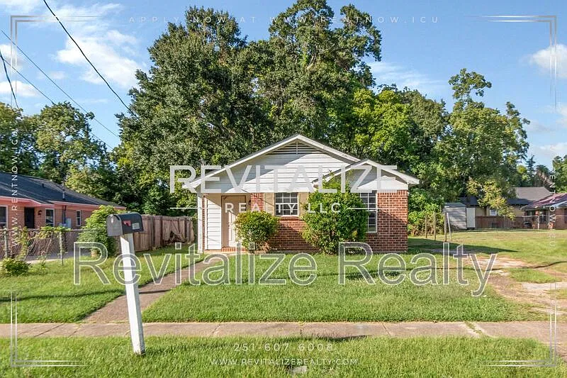 1066 Bernice Hudson Dr