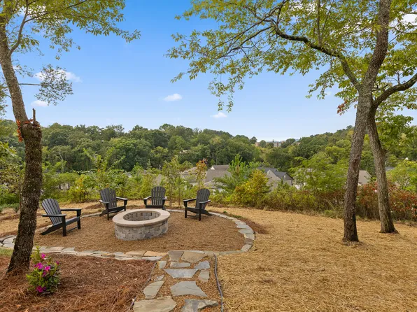 1859 Notting Hl, Chattanooga, TN 37405