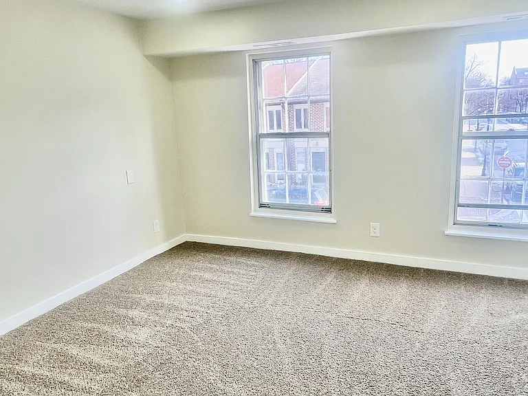 708 S Hanover St #- — Photo 44
