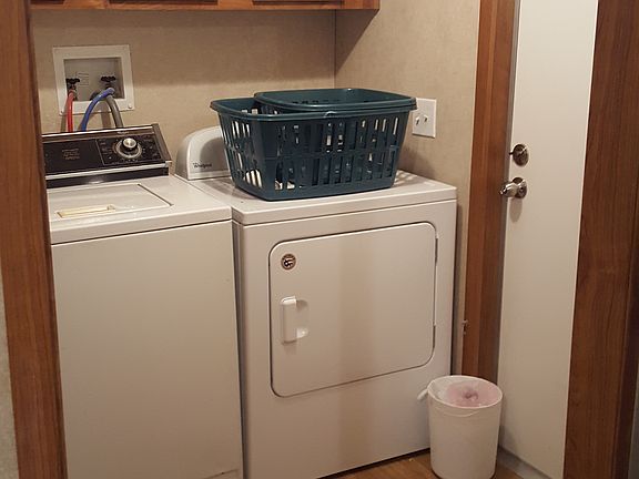 Laundry room off kitchen