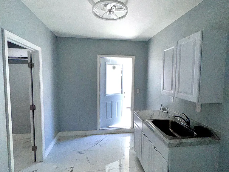 W Lake Dr — Photo 7