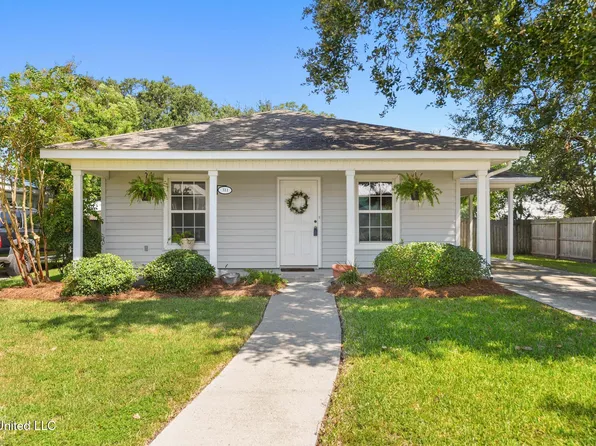 311 Demontluzin Ave, Bay Saint Louis, MS 39520