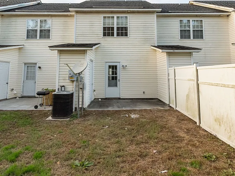 104 Streamwood Dr — Photo 49