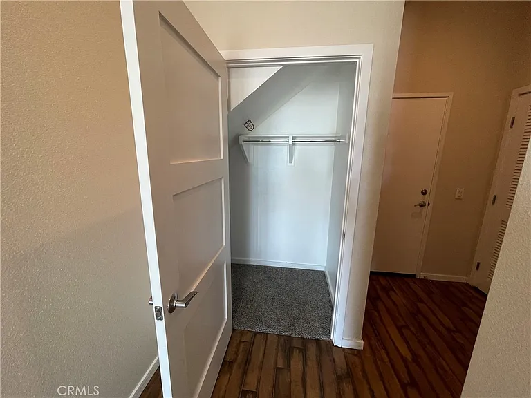 501 W Maple Ave — Photo 11