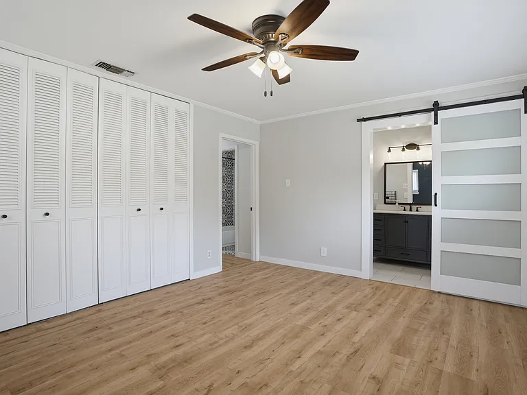 8315 Castlecreek Dr — Photo 15