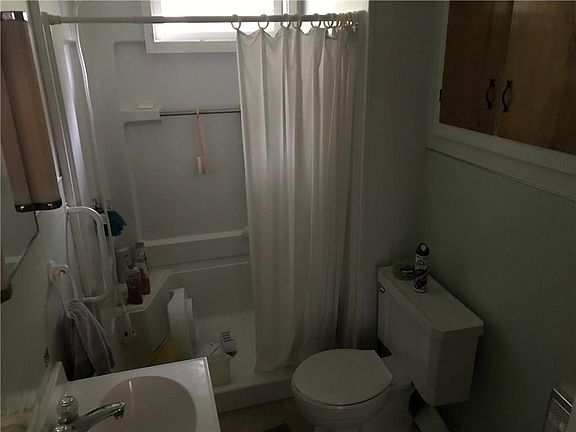 5th image of 10978 Mill St