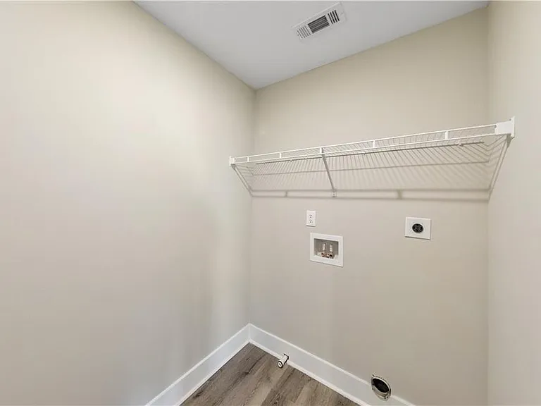 336 Nobleman Way — Photo 20