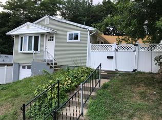 18 Bragaw St, New London, CT 06320