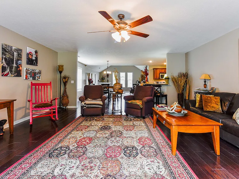 370 Southwoods Way — Photo 17