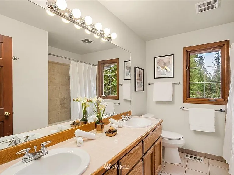18630 NE 194th St — Photo 5