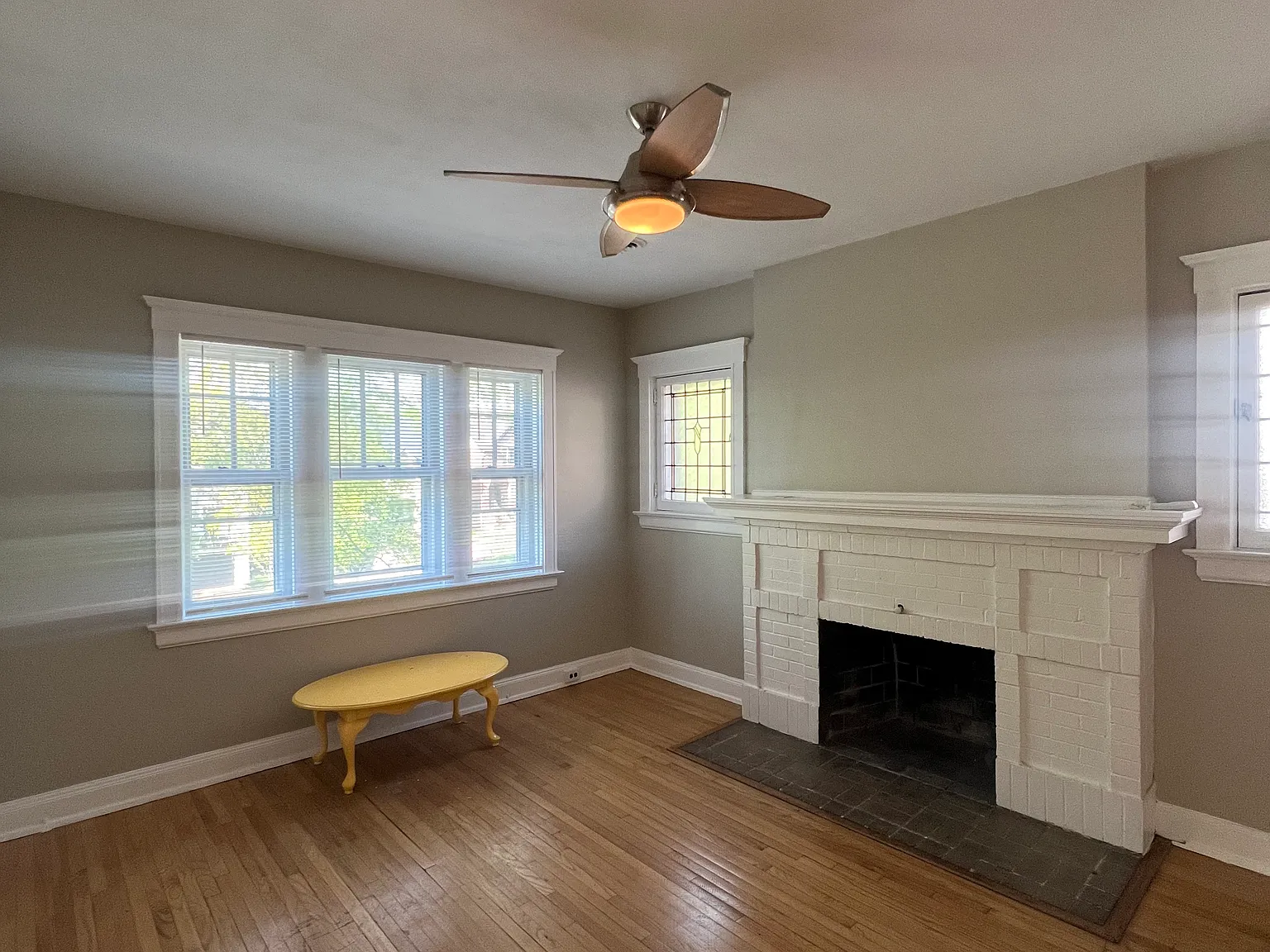 4 bed, 2500 sqft, $3,250 — Photo 3