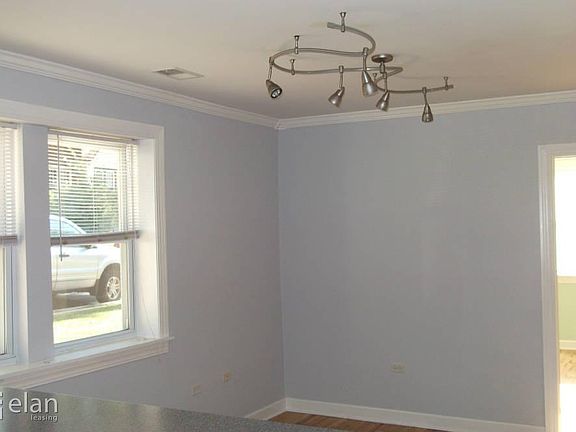 3rd image of 4201 N Sawyer Ave #G
