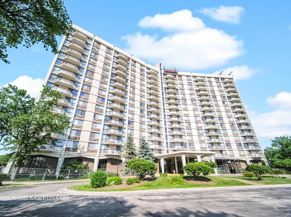 40 N Tower Rd APT 11L, Oak Brook, IL 60523