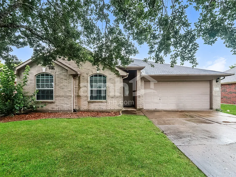 6630 Grant Dr — Photo 1
