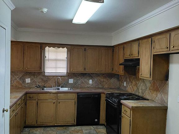 5th image of 3512 Charry Dr