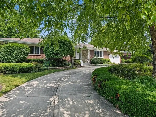252 Cardinal Dr, Bloomingdale, IL 60108