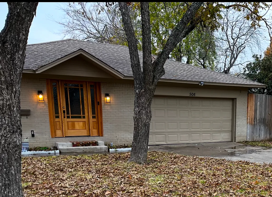 506 Hyde Park Dr — Photo 1