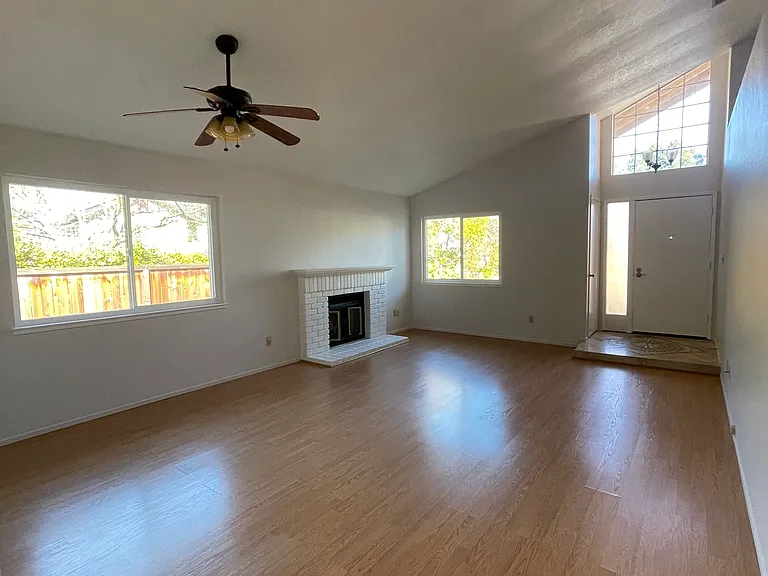 5471 Tara Dr — Photo 3