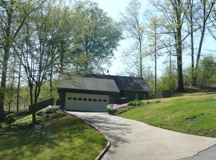 38 Holiday Hills Dr, Helena, AR 72342