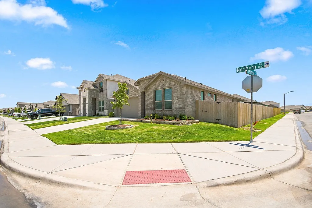 5 bed, 3.0 bath, 2175 sqft, $3,500 — Photo 4