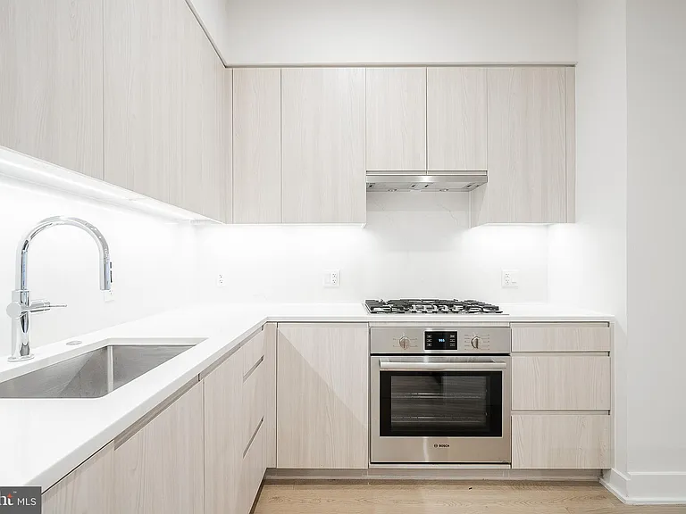 701 Swann Ave #503 — Photo 11