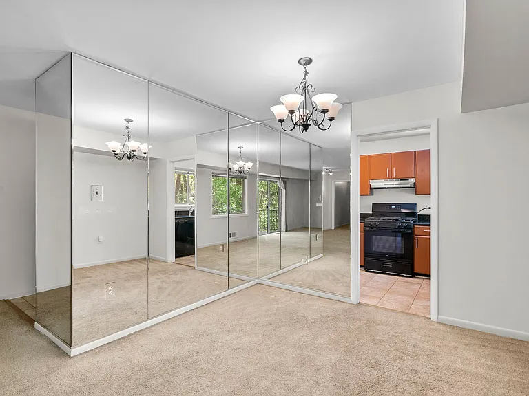10643 Weymouth St #103 — Photo 12