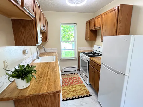 2041 Dowd Ave, Lakewood, OH 44107