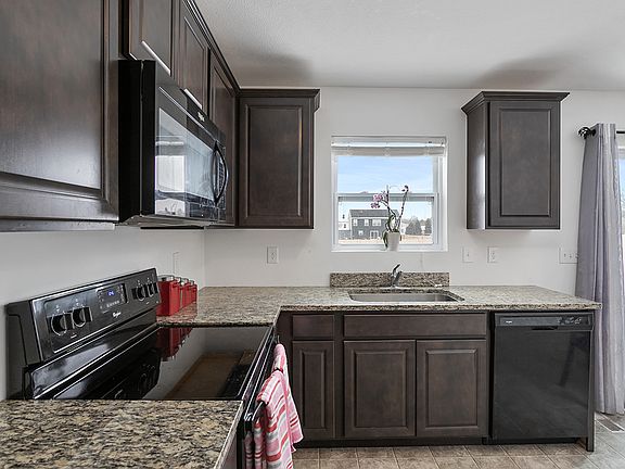 3rd image of 32735 Cabernet Ave