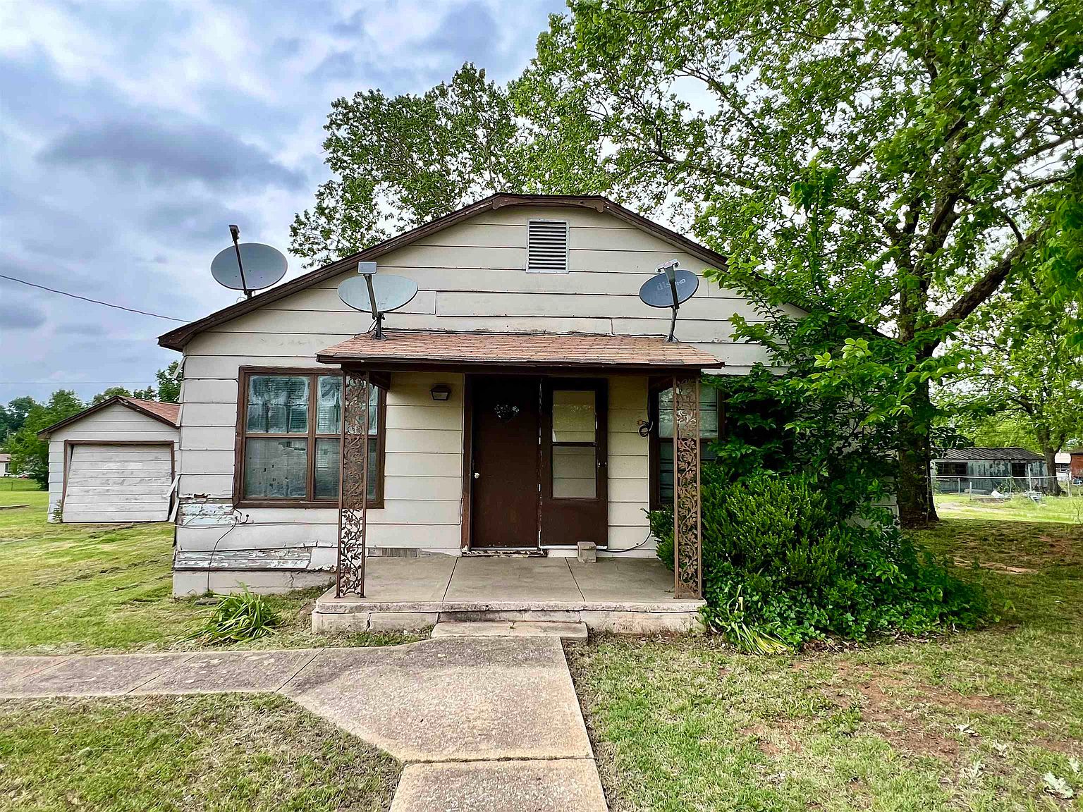 319 4th St, Velma, OK 73491 Zillow