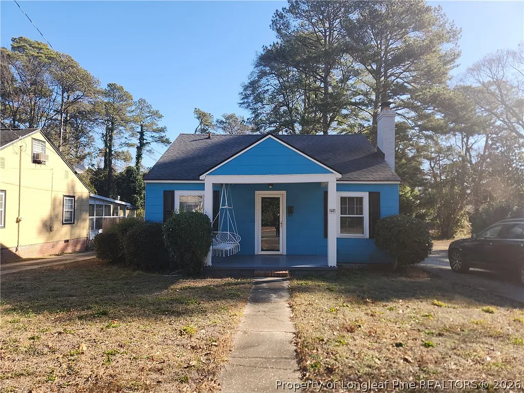 2 bed, 1.0 bath, 960 sqft, $1,200 — Photo 1