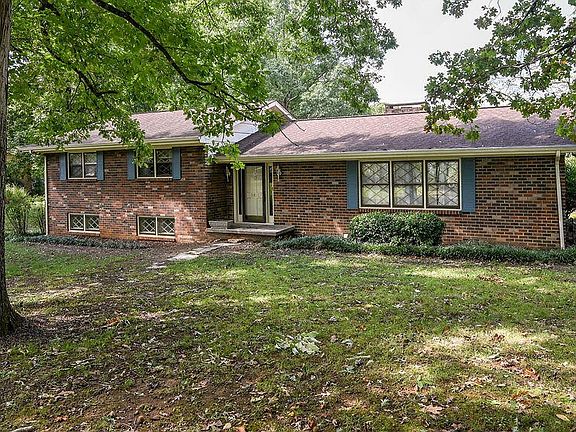2nd image of 3815 Woodbine Cir NW