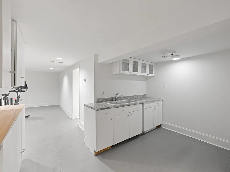 4830 Brandywine St NW — Photo 22