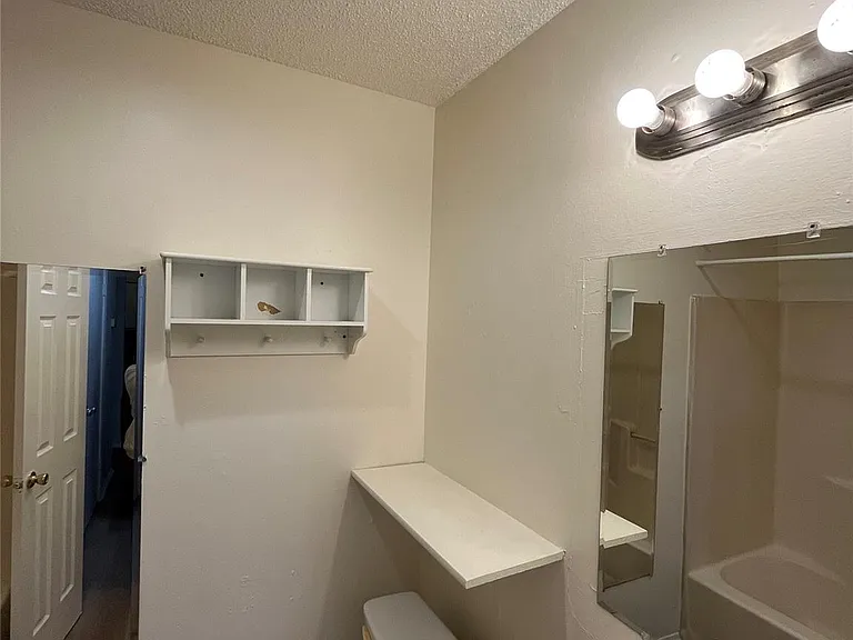 905 Fieldwood Dr #B — Photo 10