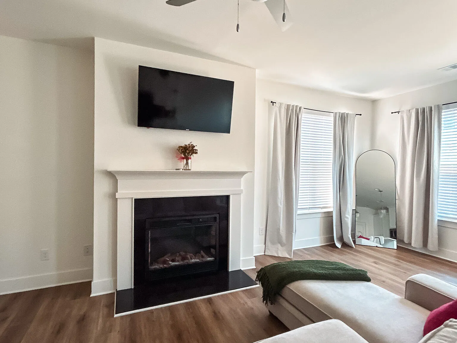 3 bed, 2.5 bath, 1818 sqft, $2,500 — Photo 4