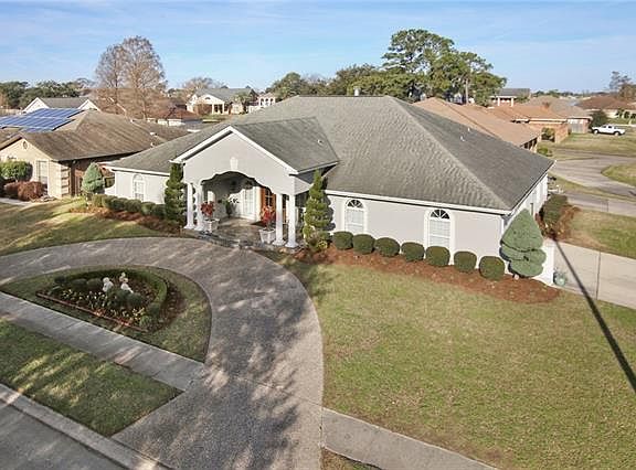 2nd image of 11151 Lake Forest Blvd