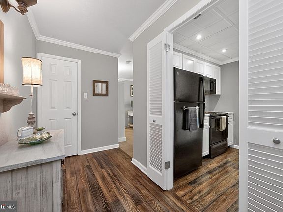 3rd image of 20 Dougherty Blvd APT L4