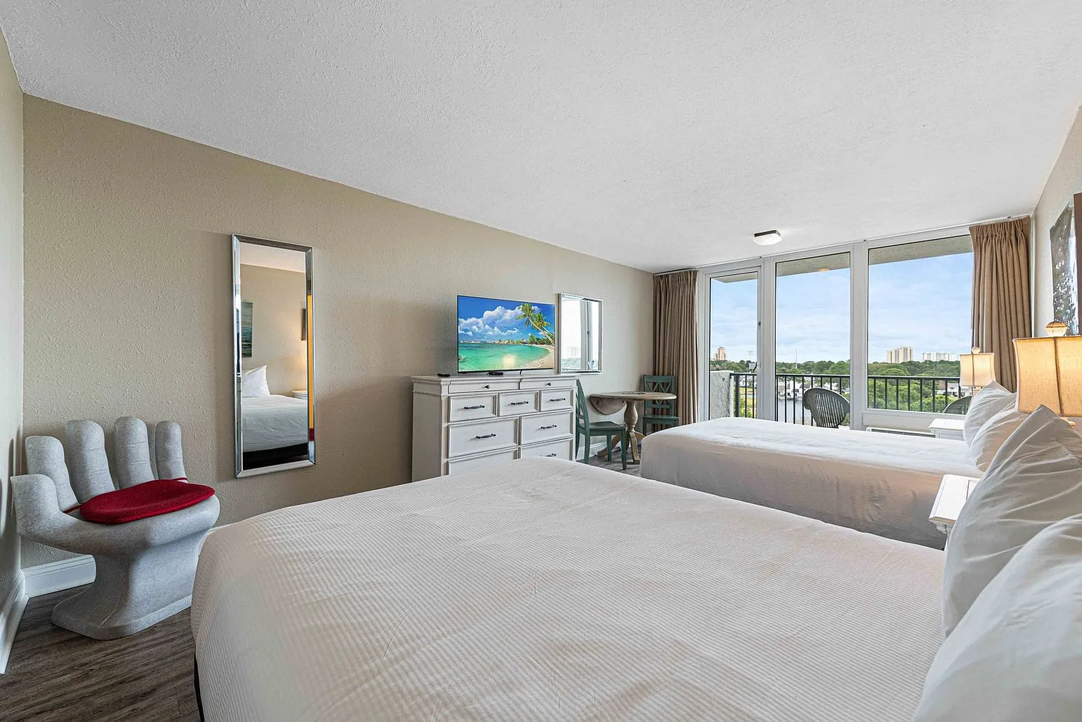 Studio, 1.0 bath, 4929 sqft, $1,984 — Photo 4