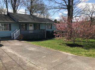 201 Parrot Ln, Clinton, TN 37716