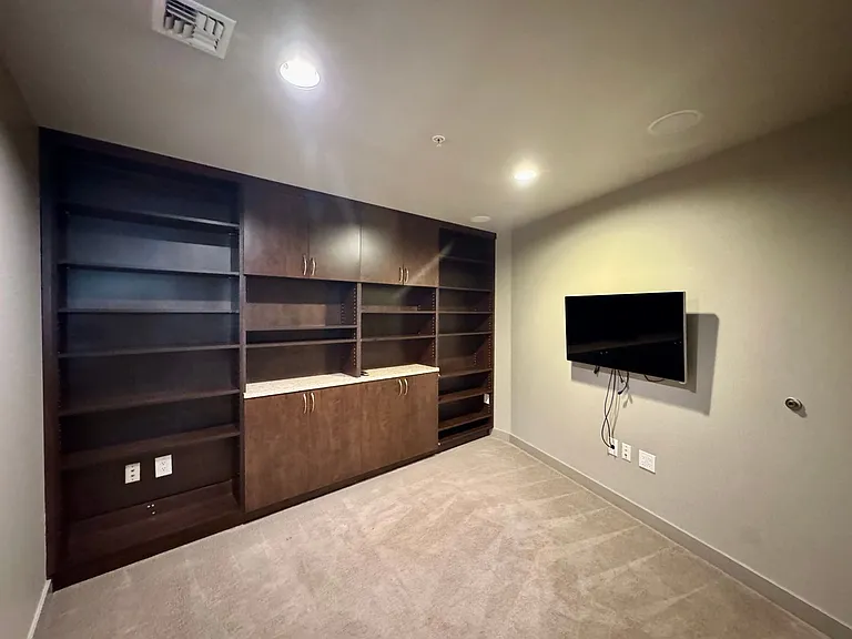 10650 NE 9th Pl #1524 — Photo 8