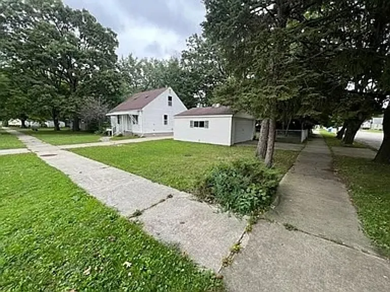 4565 Fleming St — Photo 6