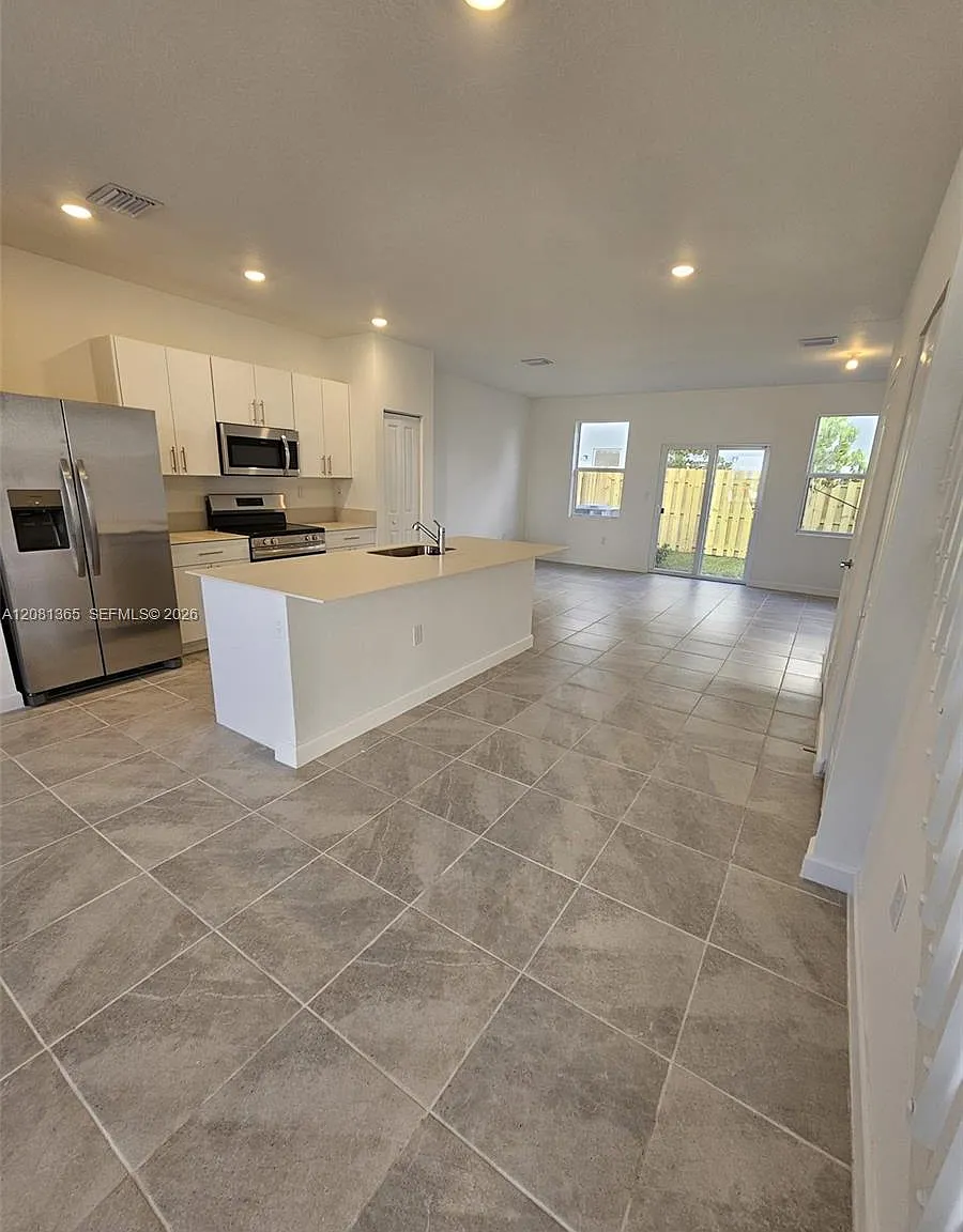 3 bed, 2.5 bath, $2,650 — Photo 1