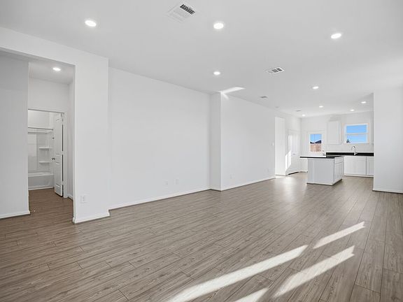 4th image of 21819 Coral Mist Dr