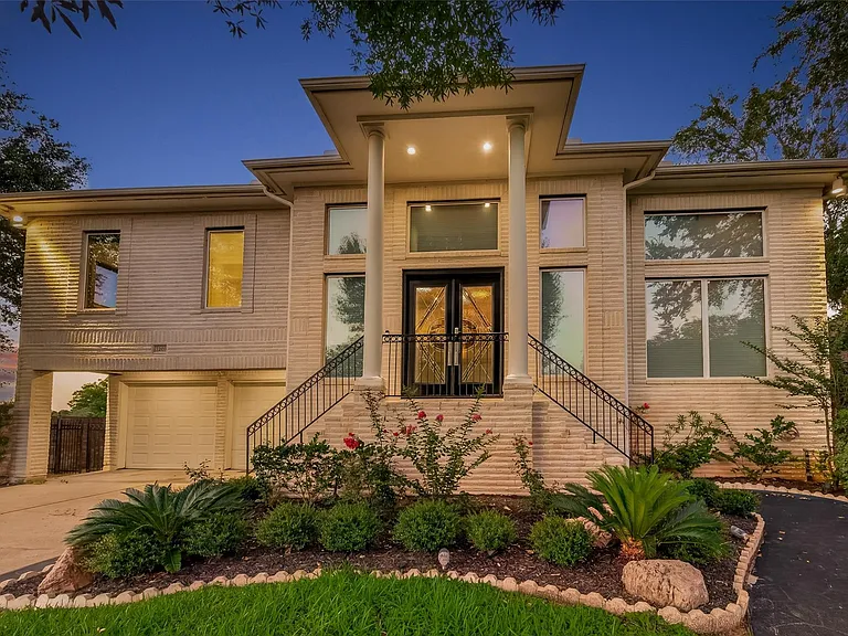 7203 Timberlake Dr — Photo 1