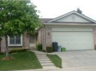 793 Promontory Dr #1, Milford, MI 48381