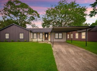 712 Mobile Dr, Pasadena, TX 77506