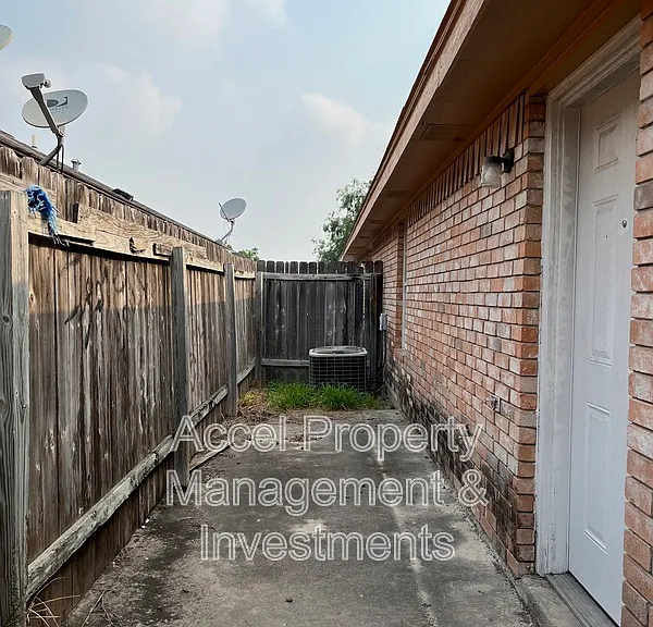 2003 Villa Linda Ave #1 — Photo 13