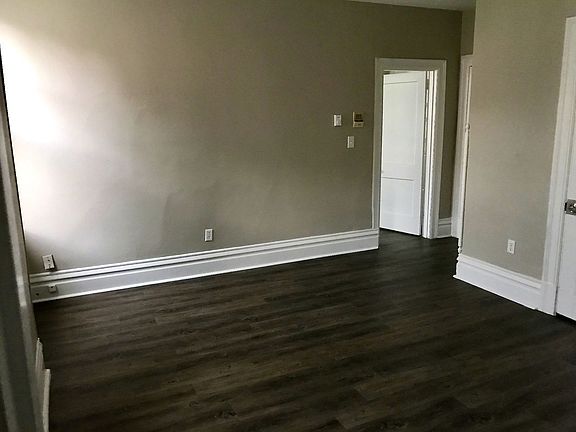 5th image of 300-302 W Sycamore St #3