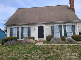 820 Yorkdale Dr, Charlotte, NC 28217