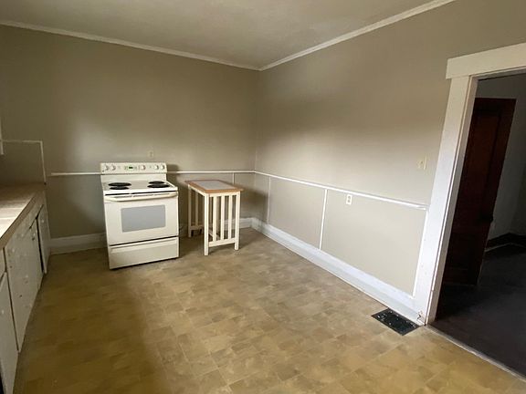 2nd image of 153 Richmond Ave